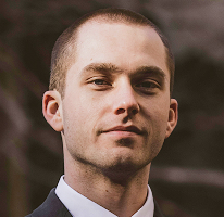 Thomas Whitfield, obchodný analytik so zameraním na kryptotrh, portrét